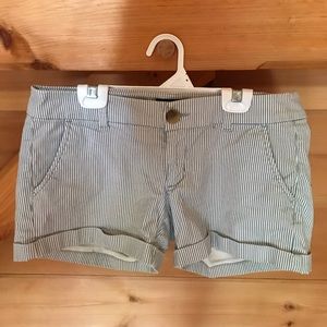American Eagle Women’s Cargo Shorts